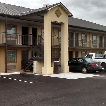 Relax Inn Heth Shell Lake エクステリア 写真
