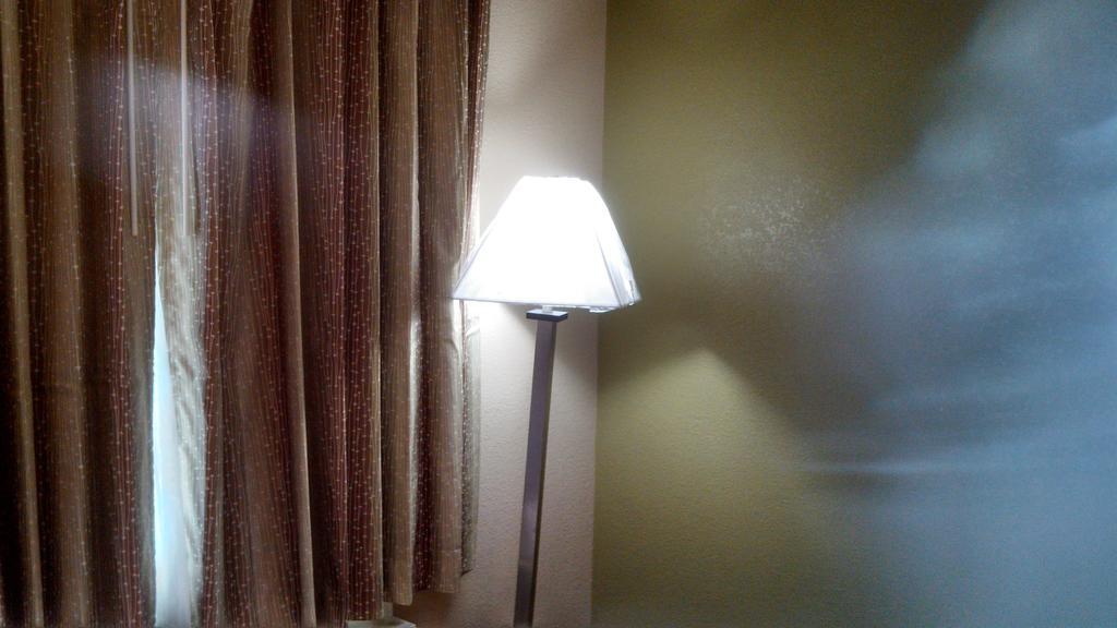 Relax Inn Heth Shell Lake エクステリア 写真