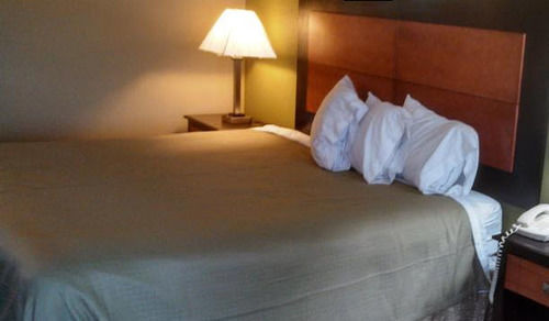 Relax Inn Heth Shell Lake エクステリア 写真